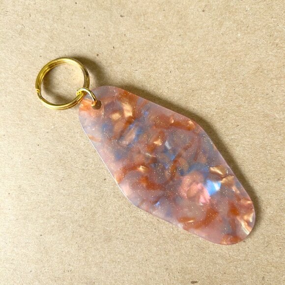 Pisces Zodiac Astrology Resin Key Tag Keychain Gold Plated Brand New - Picture 2 of 2